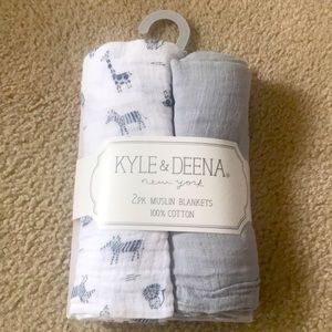 Set of 100% cotton muslin blankets